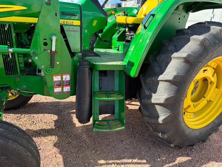 john-deere-6403-image-12