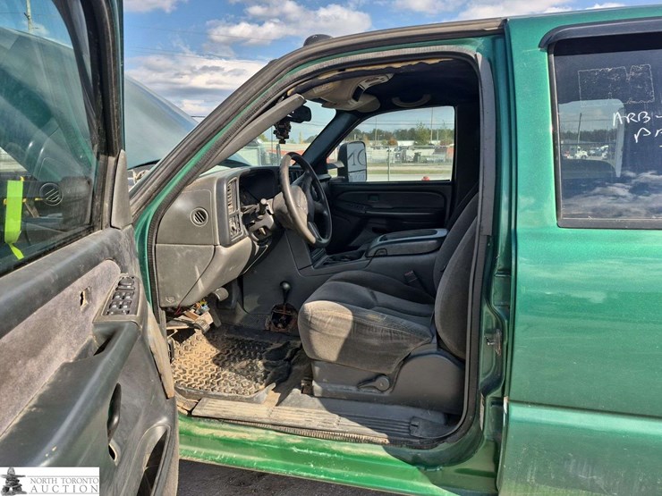 2005-chevrolet-silverado-2500hd-image-10