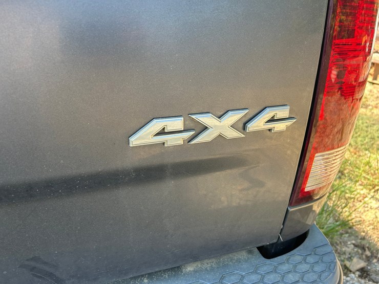 2015-dodge-1500-image-15