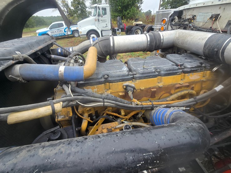 2000-peterbilt-379-image-23