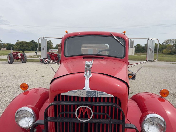 1951-mack-a30-image-10