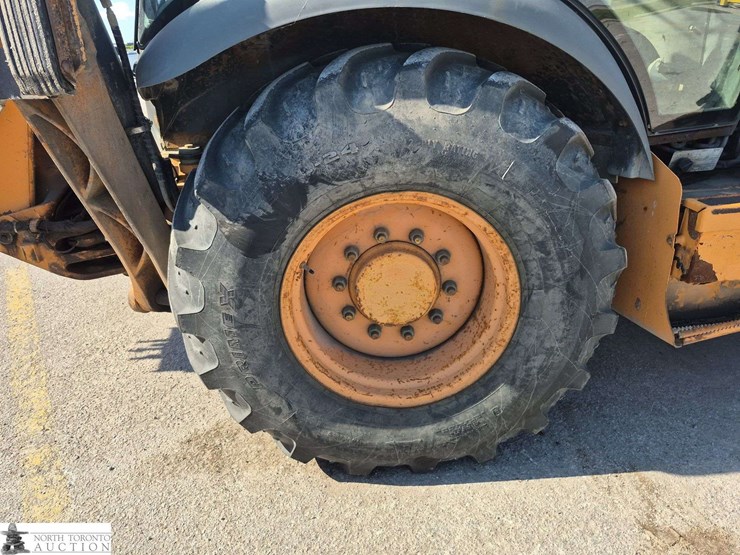 2011-case-580sn-image-25