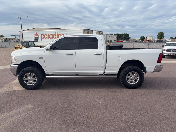 2014-dodge-1500-image-8