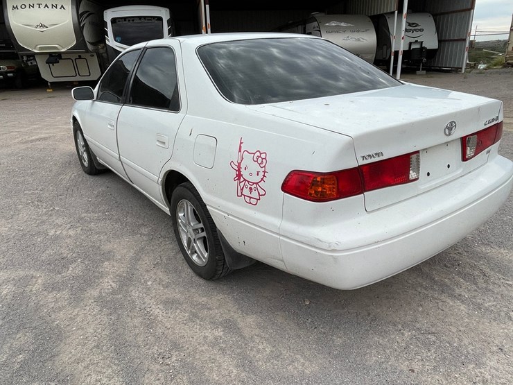 #2768-•-2001-toyota-camry-(title-in-delay)-image-8