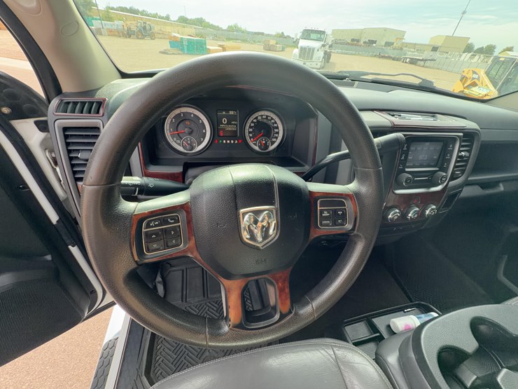 2014-dodge-1500-image-34