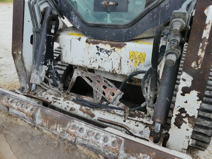 2022-bobcat-t450-image-12