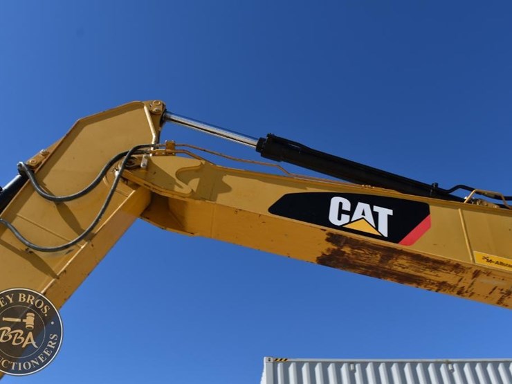 2018-caterpillar-326fl-image-35
