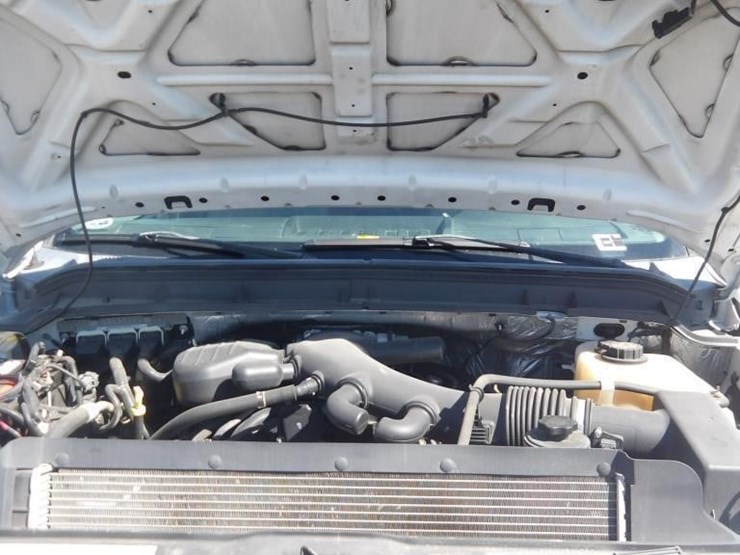 2011-ford-f550-image-11