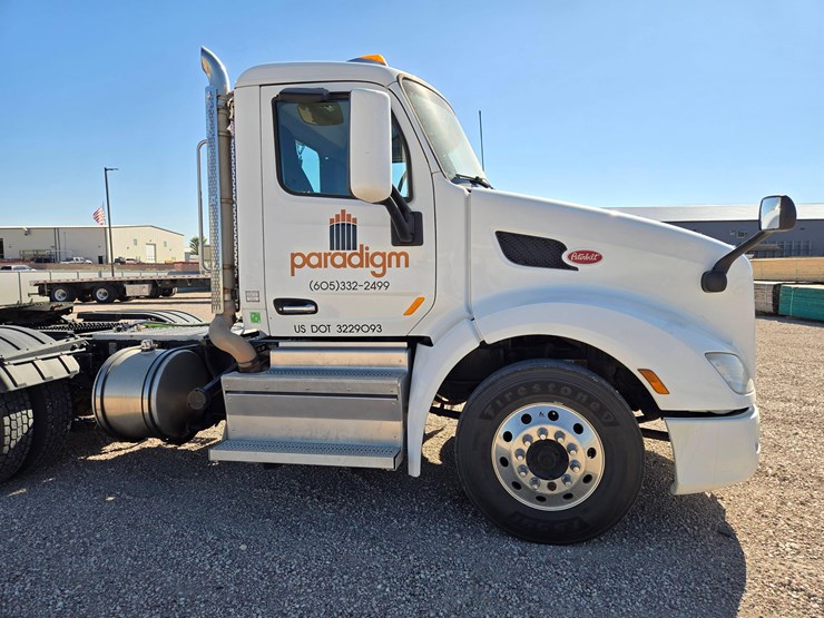 2018-peterbilt-579-image-10