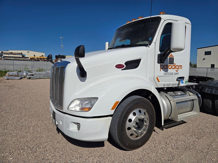 2018-peterbilt-579-image-7