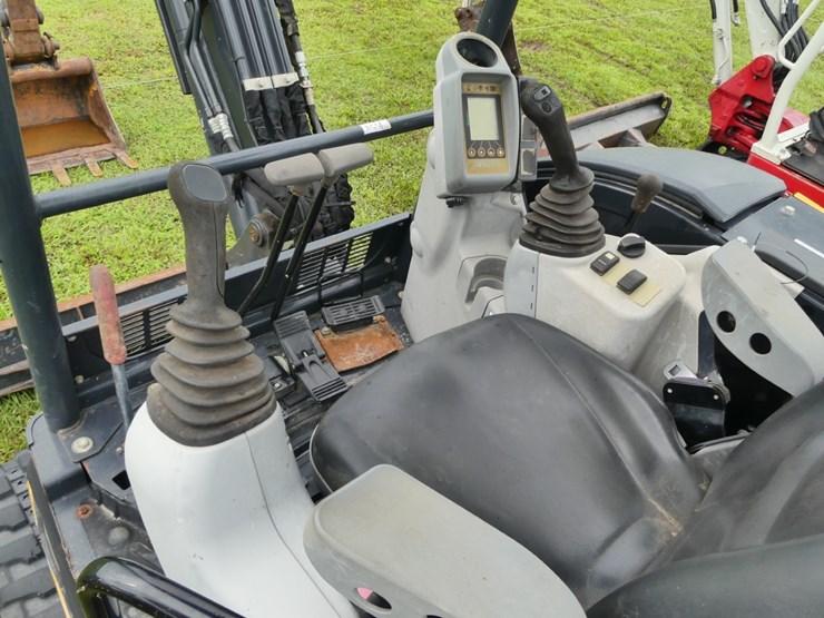 2018-deere-85g-image-14