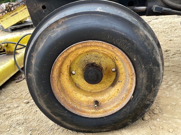 john-deere-318-image-21