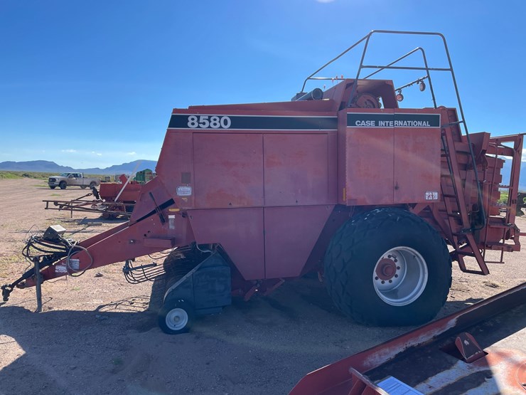 #2802-•-case-8580-baler-with-accumulator-(offsite-in-deming,-nm)-image-4