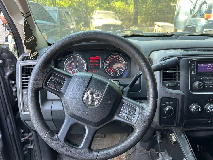 2015-dodge-1500-image-43