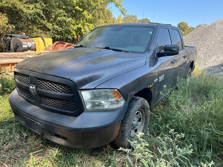 2015-dodge-1500-image-1