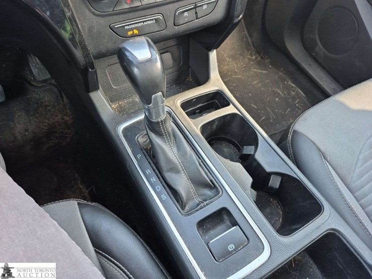 2017-ford-escape-image-19