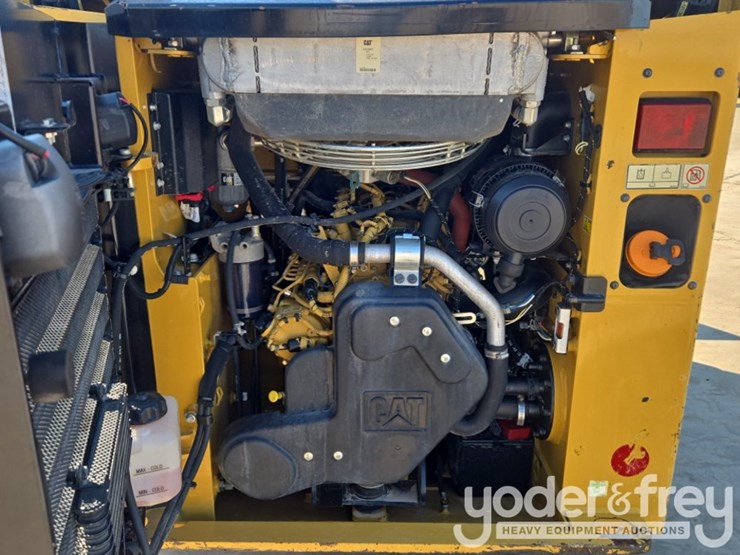 2018-caterpillar-226d-image-30