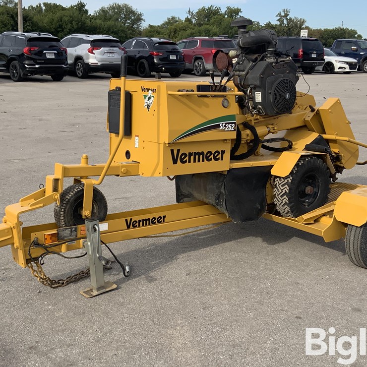 2005 VERMEER SC252