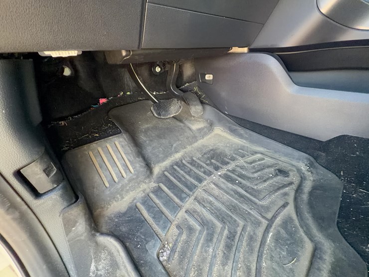 2024-ford-f150-xlt-image-21