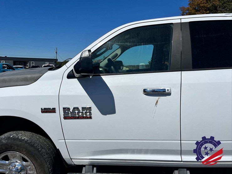 2015-ram-2500-hd-image-22