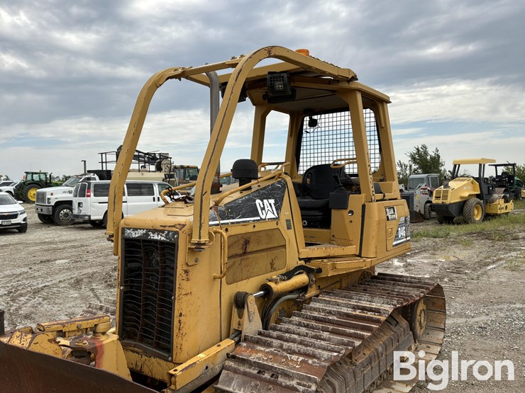 2006-caterpillar-d4g-image-15