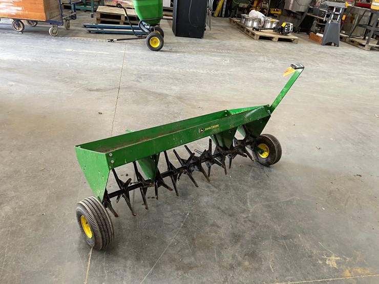#3002-•-john-deere-yard-dethatcher-image-5
