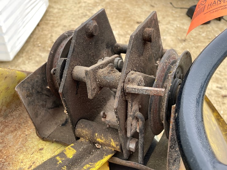 john-deere-318-image-27