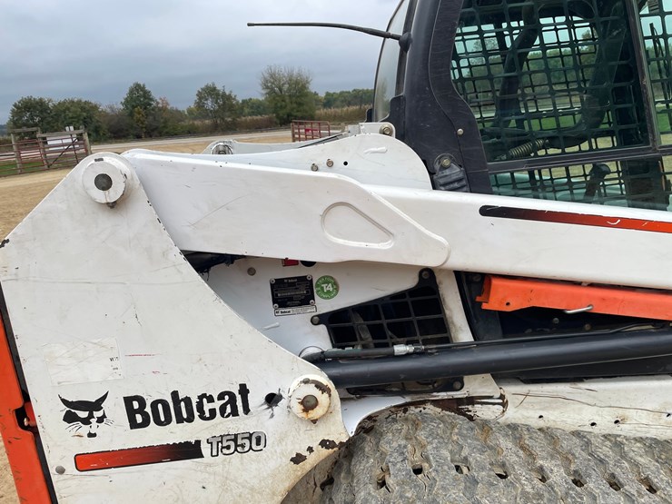 2015-bobcat-t550-image-10