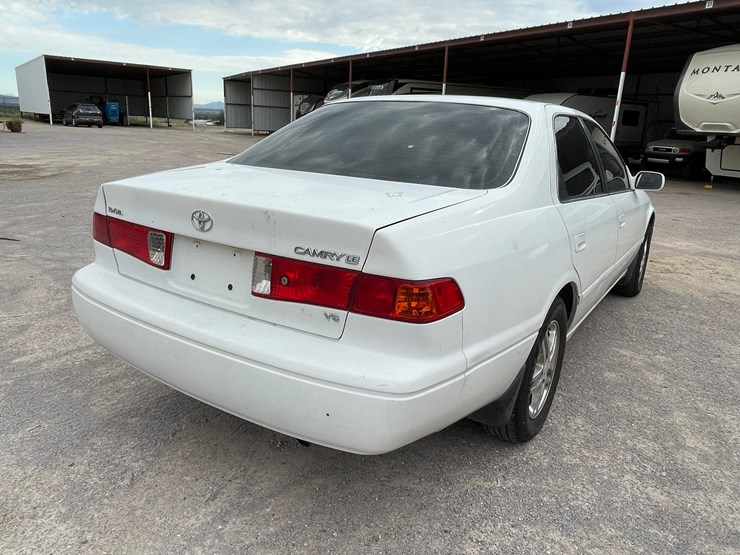 #2768-•-2001-toyota-camry-(title-in-delay)-image-101