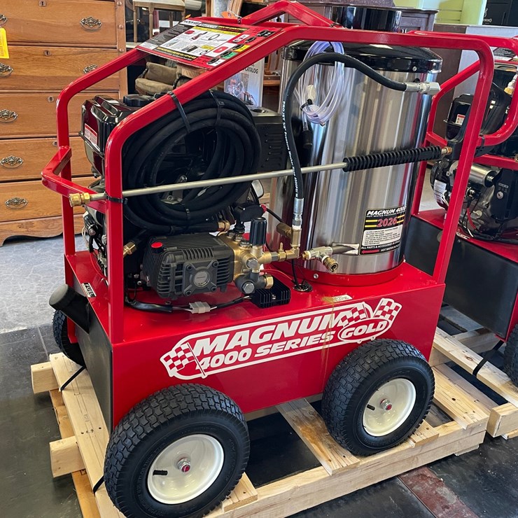 #4641 • Magnum 4000 Gold Power Washer