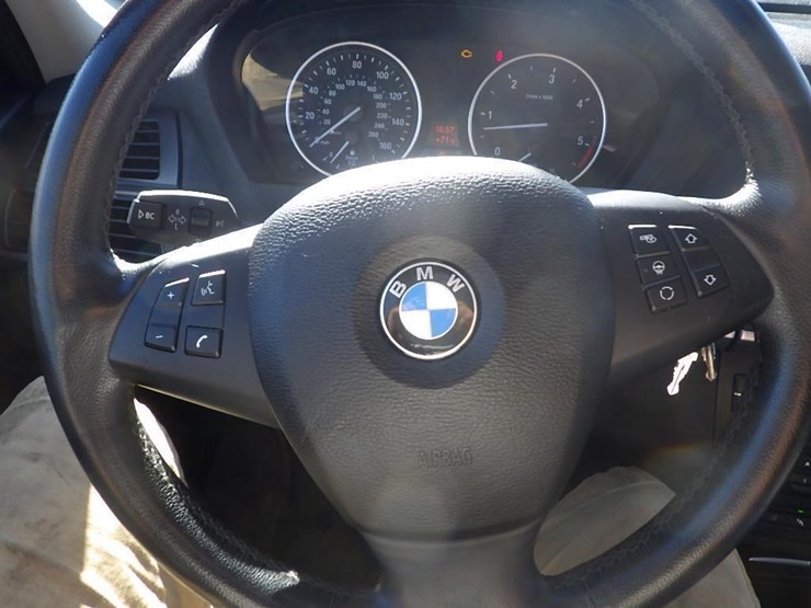 2011-bmw-x5-image-32