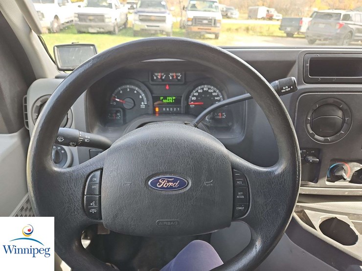 2011-ford-cargo-image-18