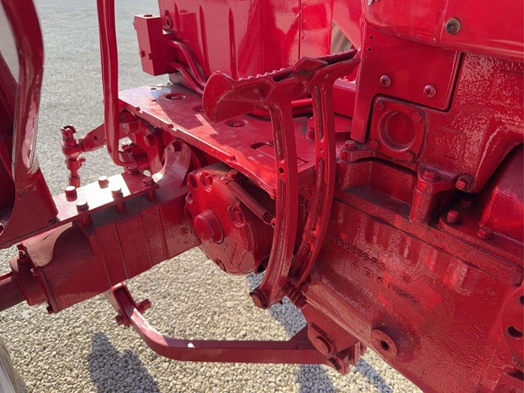 farmall-350-image-23