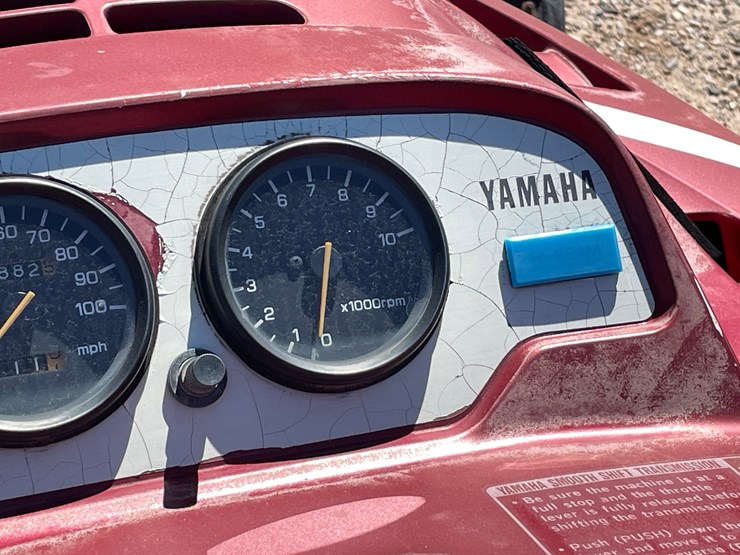 #2897-•-yamaha-venturo-snowmobile-image-20