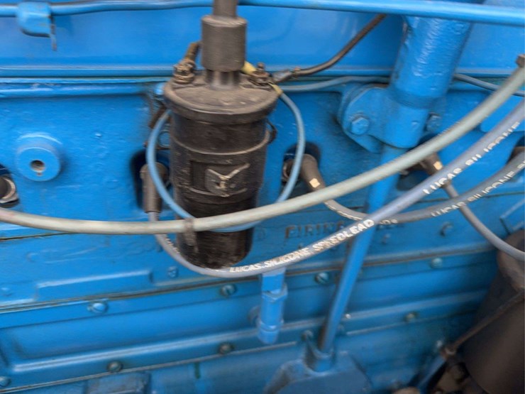 exceptional-international-kb-7-truck-with-fifth-wheel-hitch-image-58