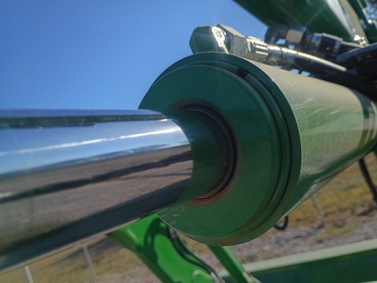 2023-john-deere-540m-image-18