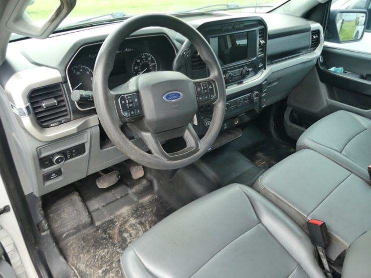 2021-ford-f150-xl-image-10