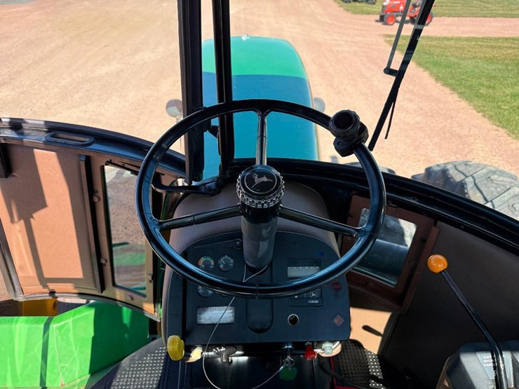 john-deere-8450-image-45