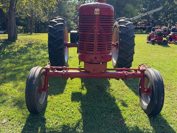 1953-farmall-super-m-image-2