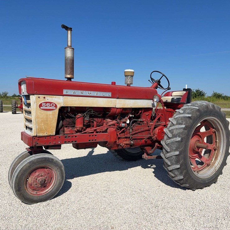 Farmall 560