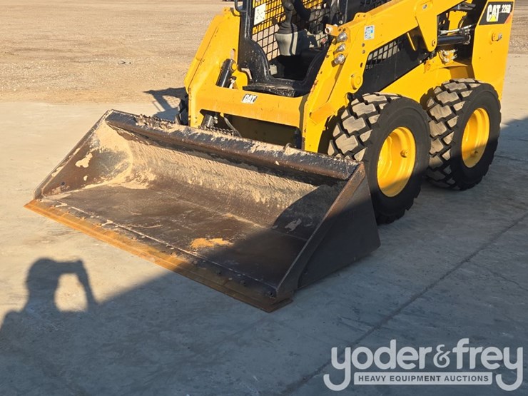 2018-caterpillar-226d-image-13