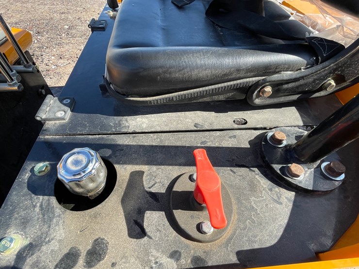 #3062-•-mini-excavator-image-15