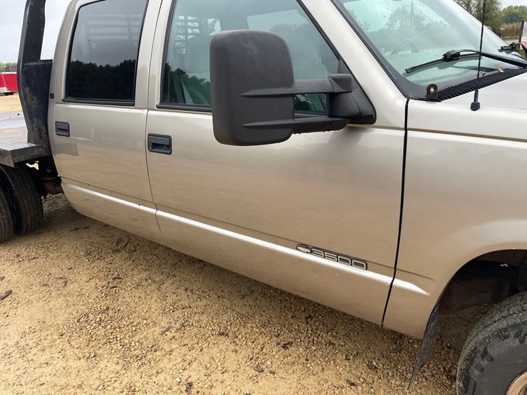 2000-chevrolet-silverado-3500-image-18