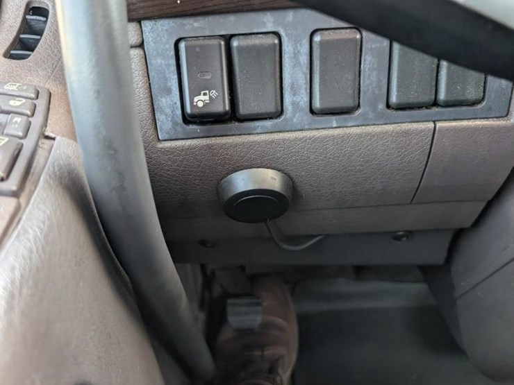 2018-volvo-10-image-26