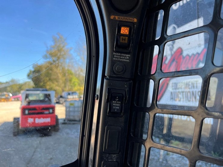 2020-bobcat-t770-image-19