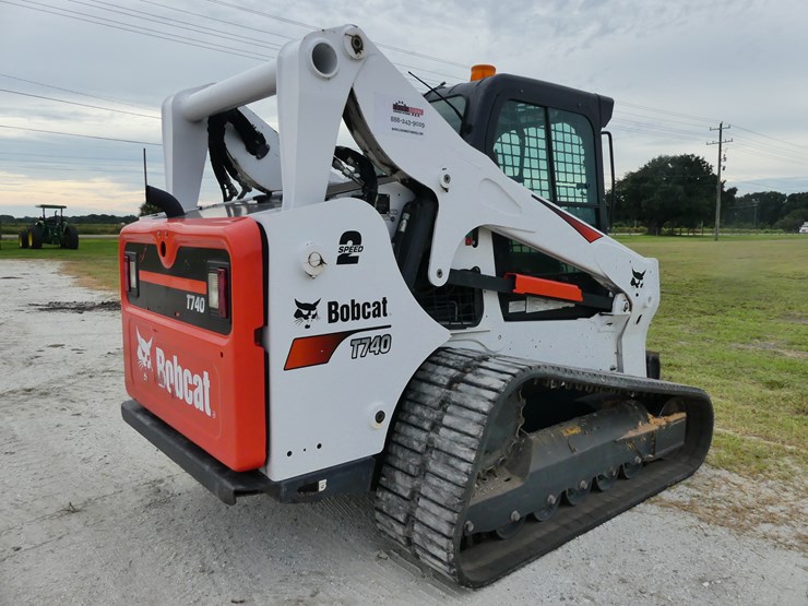 2021-bobcat-t740-image-3