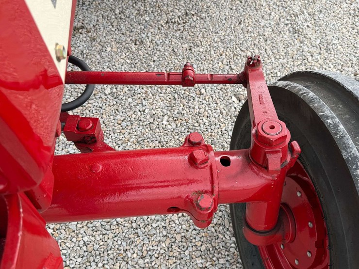 farmall-1066-turbo-row-crop-puller-image-16