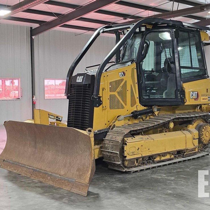 2023 CATERPILLAR D1