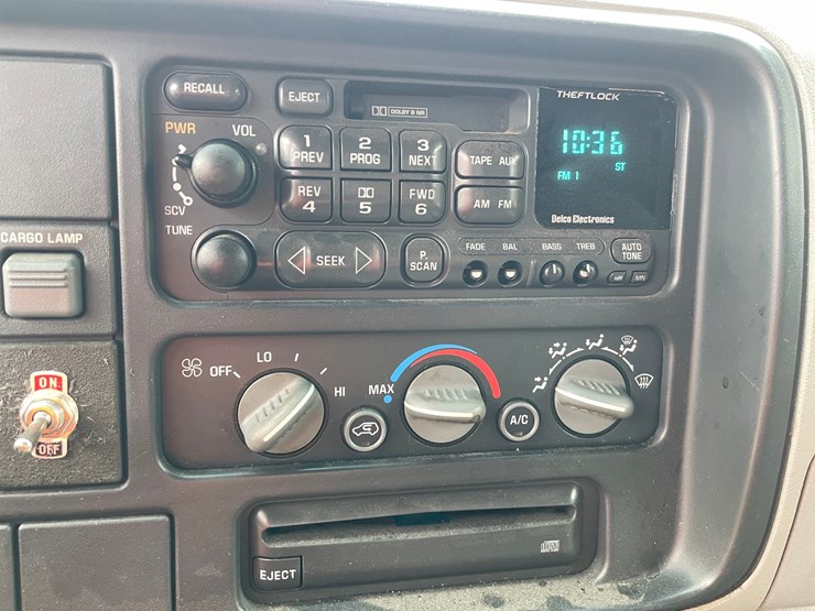 2000-chevrolet-silverado-3500-image-85