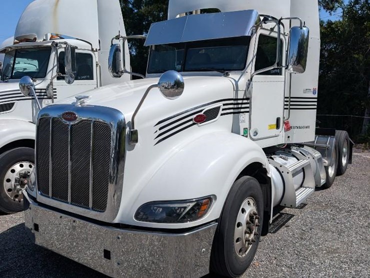 2011-peterbilt-386-image-5